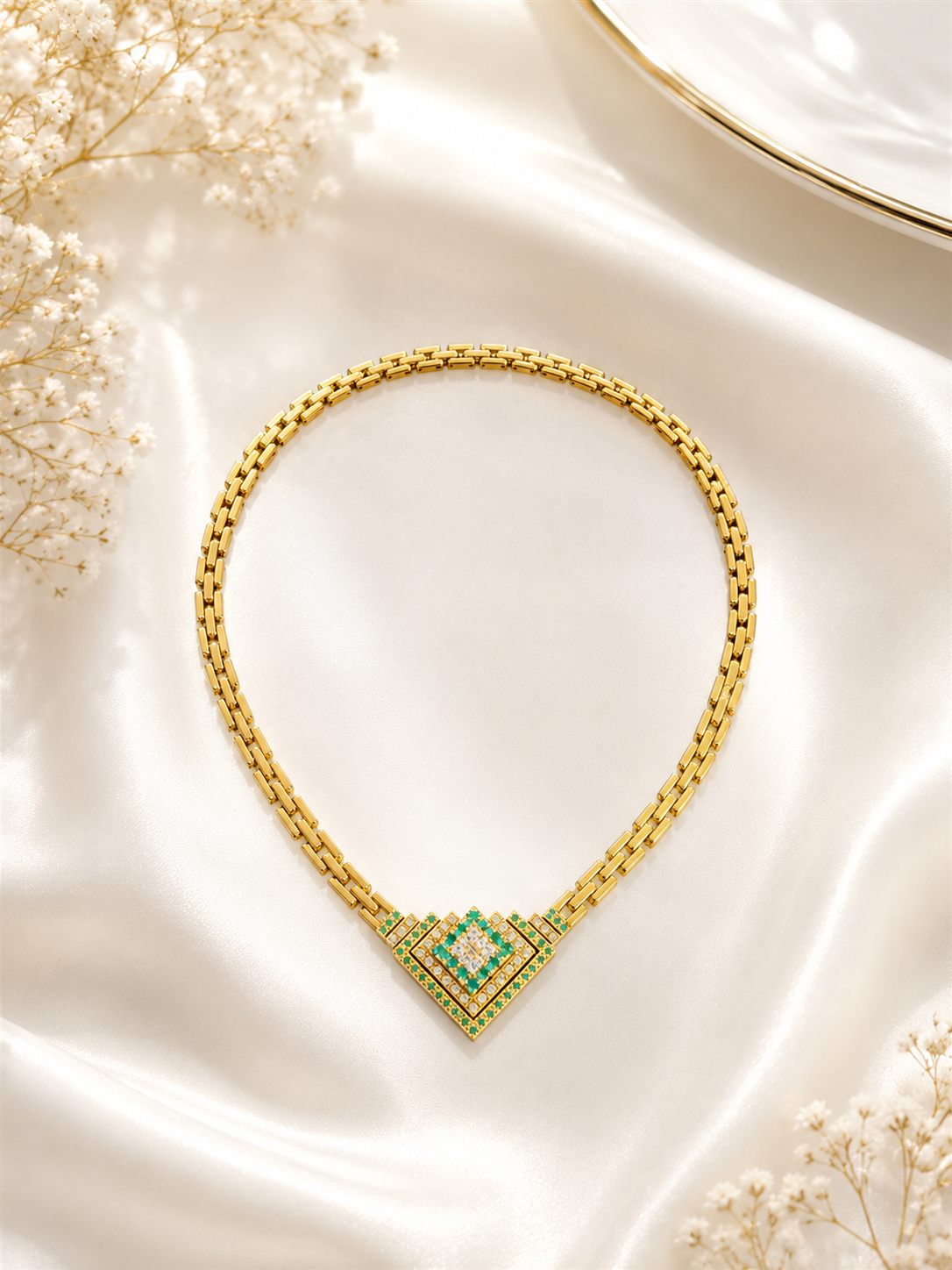 Volta Ouro com diamantes e pedras verdes Ourivesaria Carlos Alberto