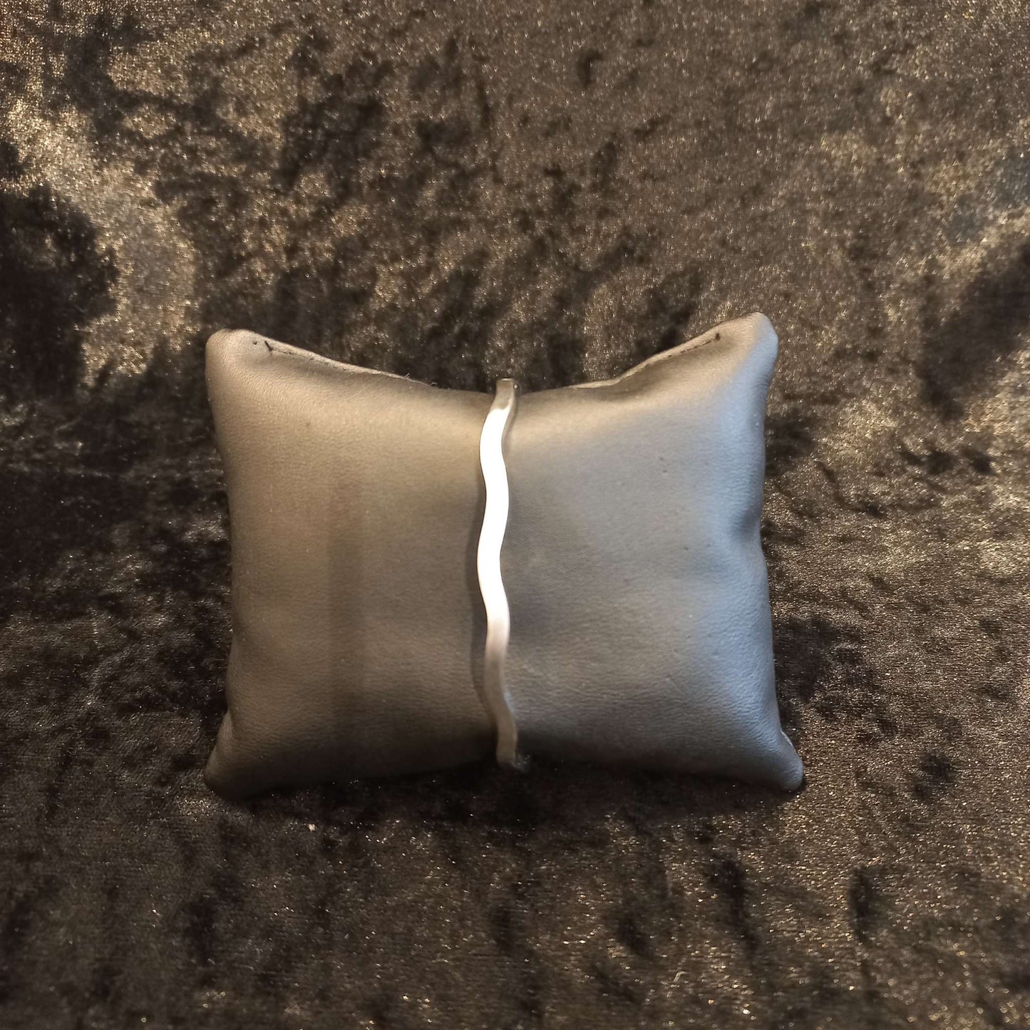 Escrava em ouro branco Ourivesaria Carlos Alberto