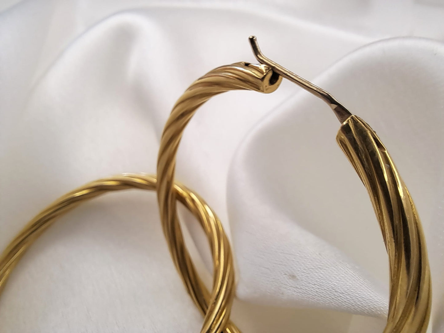 Argolas torcidas Ourivesaria Carlos Alberto