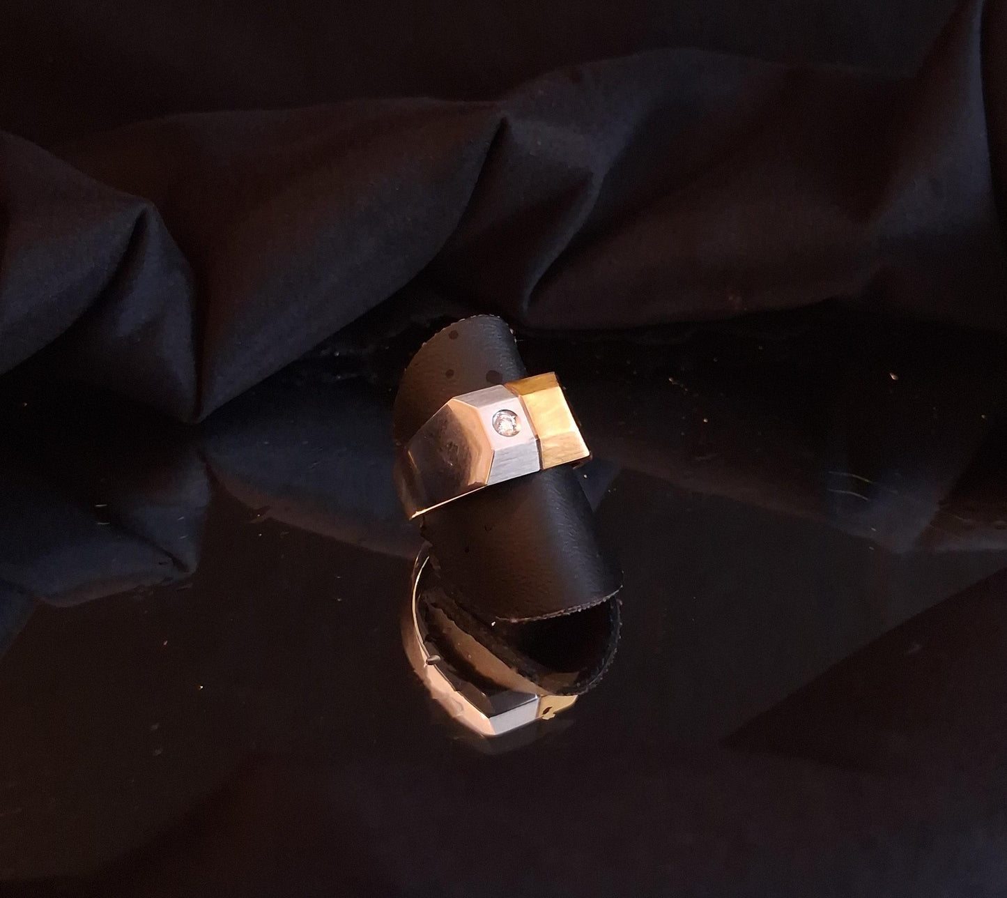 Anel em ouro branco e amarelo com diamante Ourivesaria Carlos Alberto