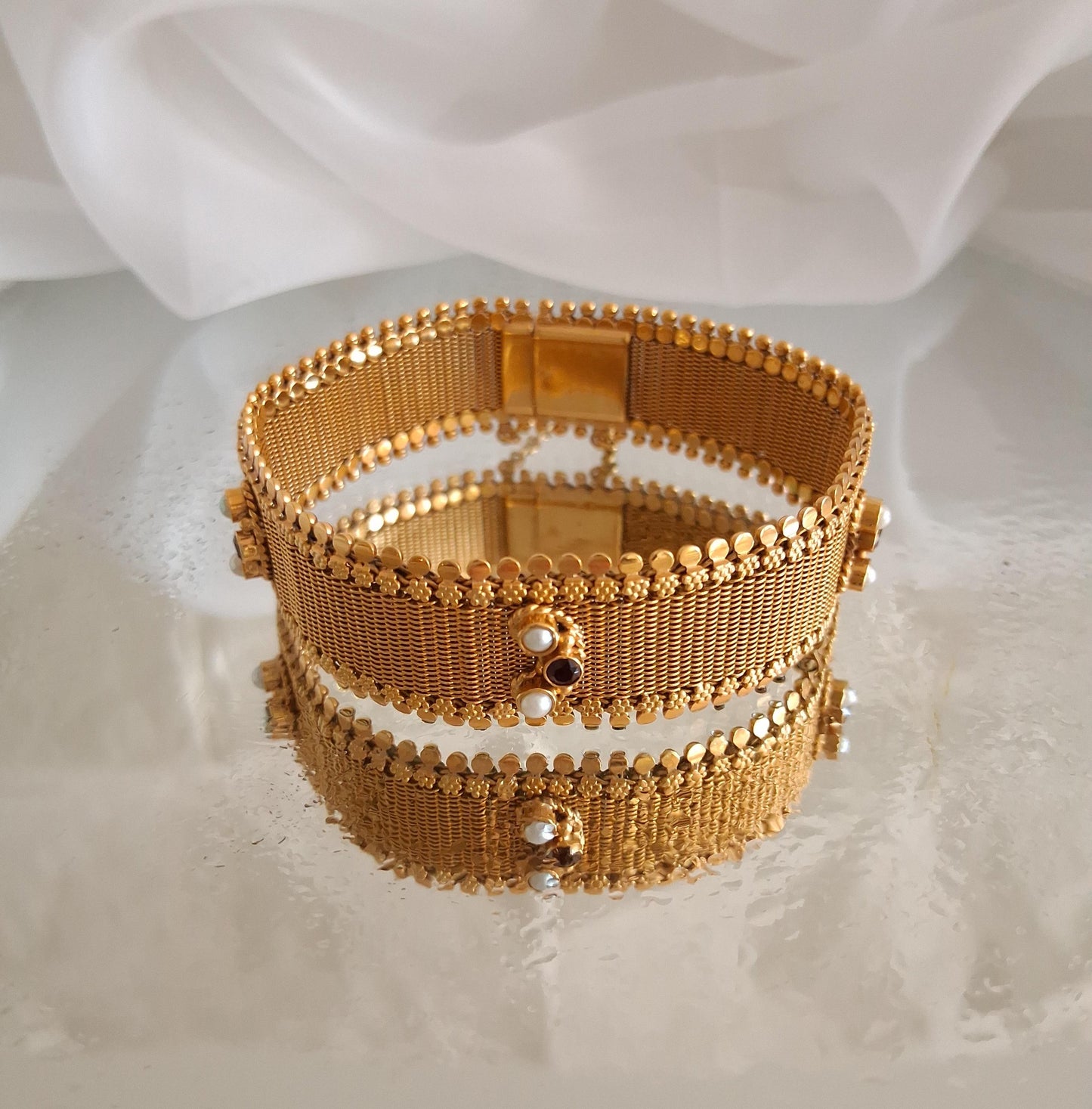 Pulseira com perolas e pedras cor , em ouro Ourivesaria Carlos Alberto