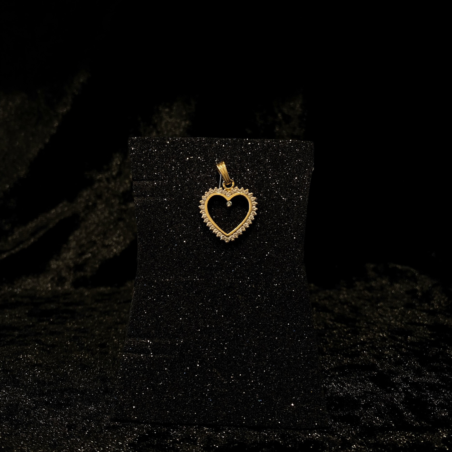 Medalha Coração com pedras brancas Ourivesaria Carlos Alberto