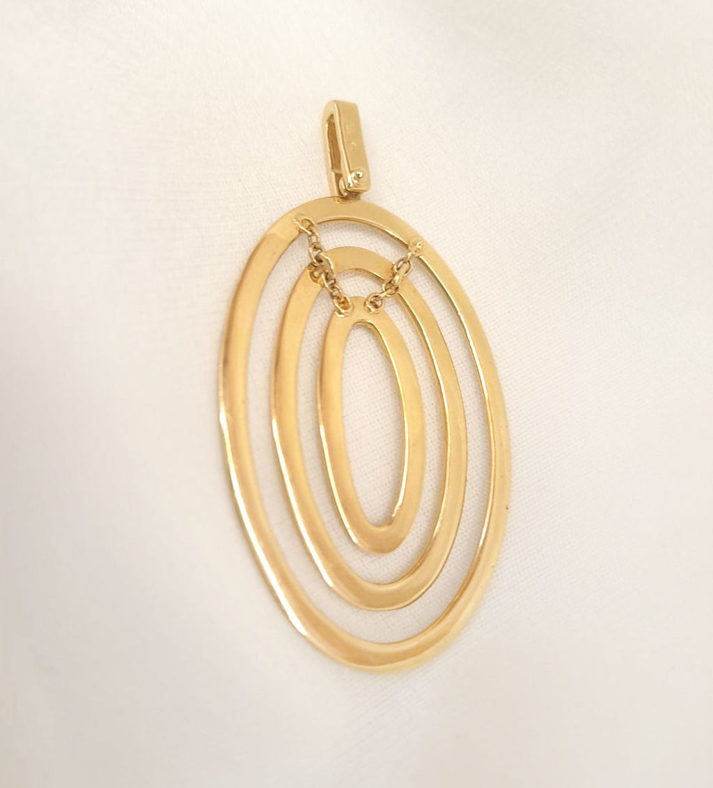 Medalha com elos ovais texturizados Ourivesaria Carlos Alberto