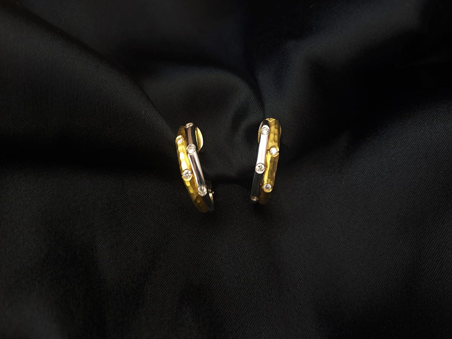brincos em ouro amarelo e branco Ourivesaria Carlos Alberto