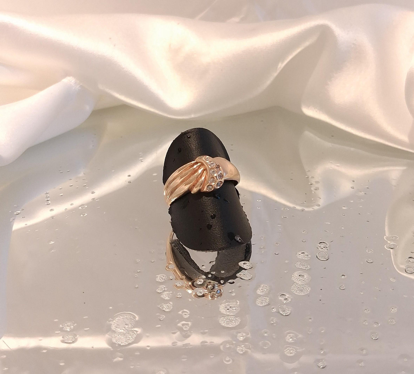 Anel com pedras brancas Ourivesaria Carlos Alberto