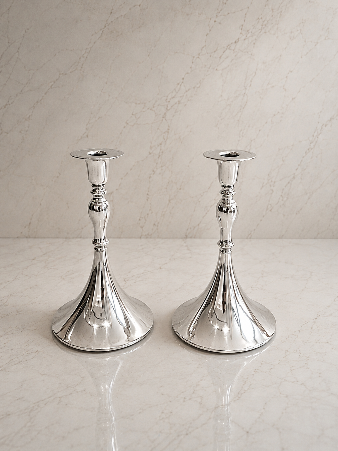 Par de candelabros contemporâneos em prata 835 Ourivesaria Carlos Alberto