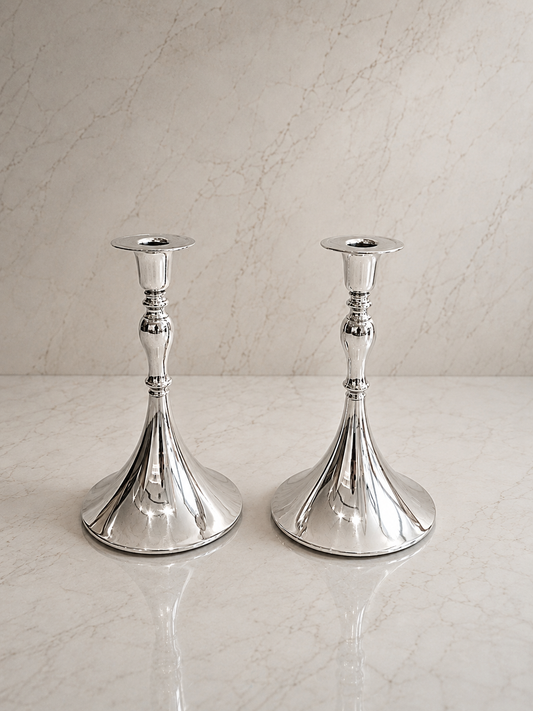 Par de candelabros contemporâneos em prata 835 Ourivesaria Carlos Alberto