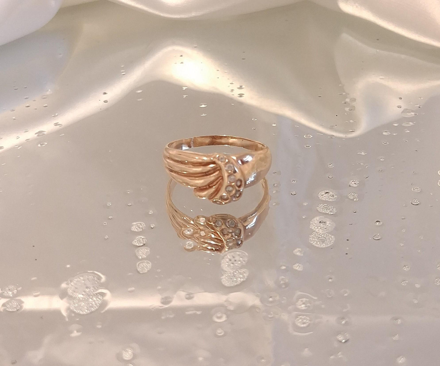 Anel com pedras brancas Ourivesaria Carlos Alberto