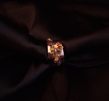 Anel ouro branco com pedras de cor Ourivesaria Carlos Alberto