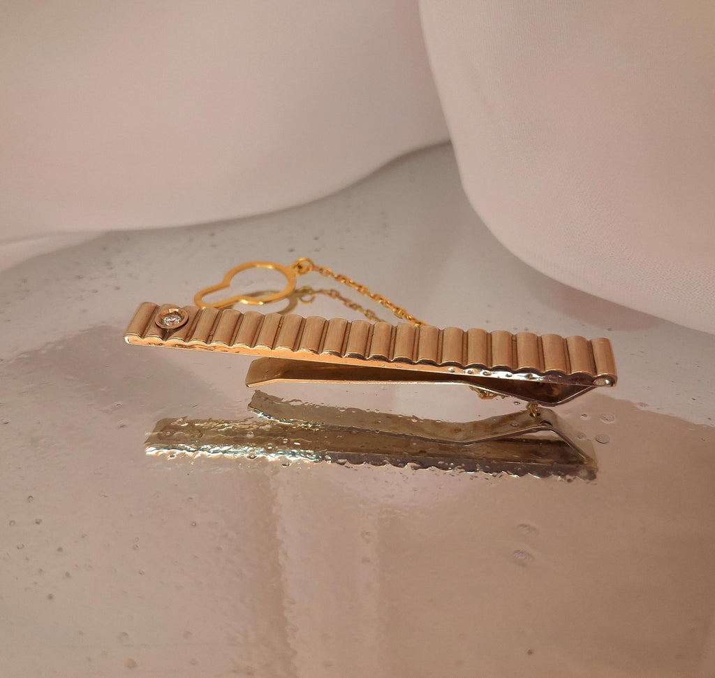 Mola de gravata com diamante Ourivesaria Carlos Alberto