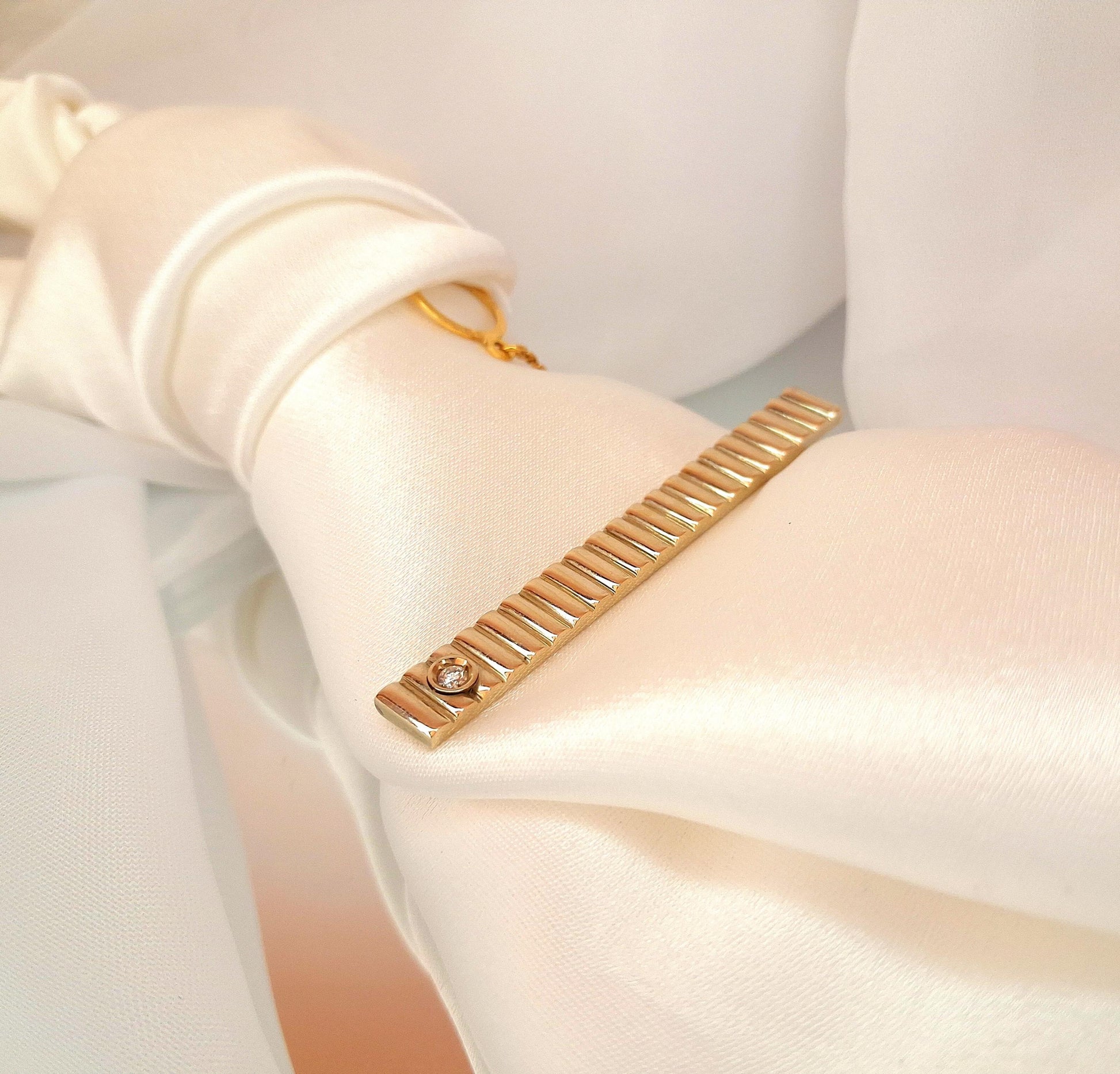 Mola de gravata com diamante Ourivesaria Carlos Alberto