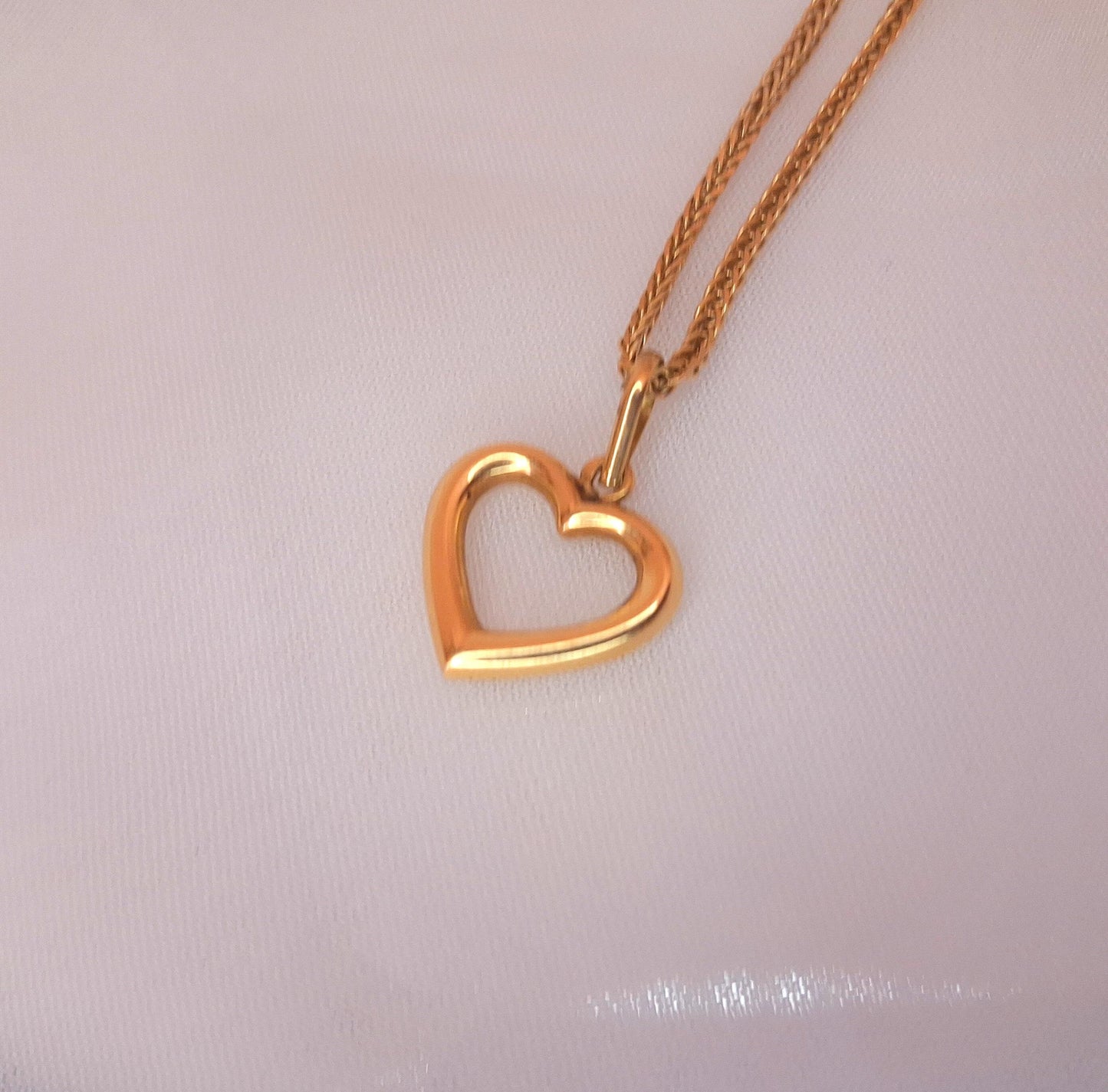 Medalha coração contorno Ourivesaria Carlos Alberto