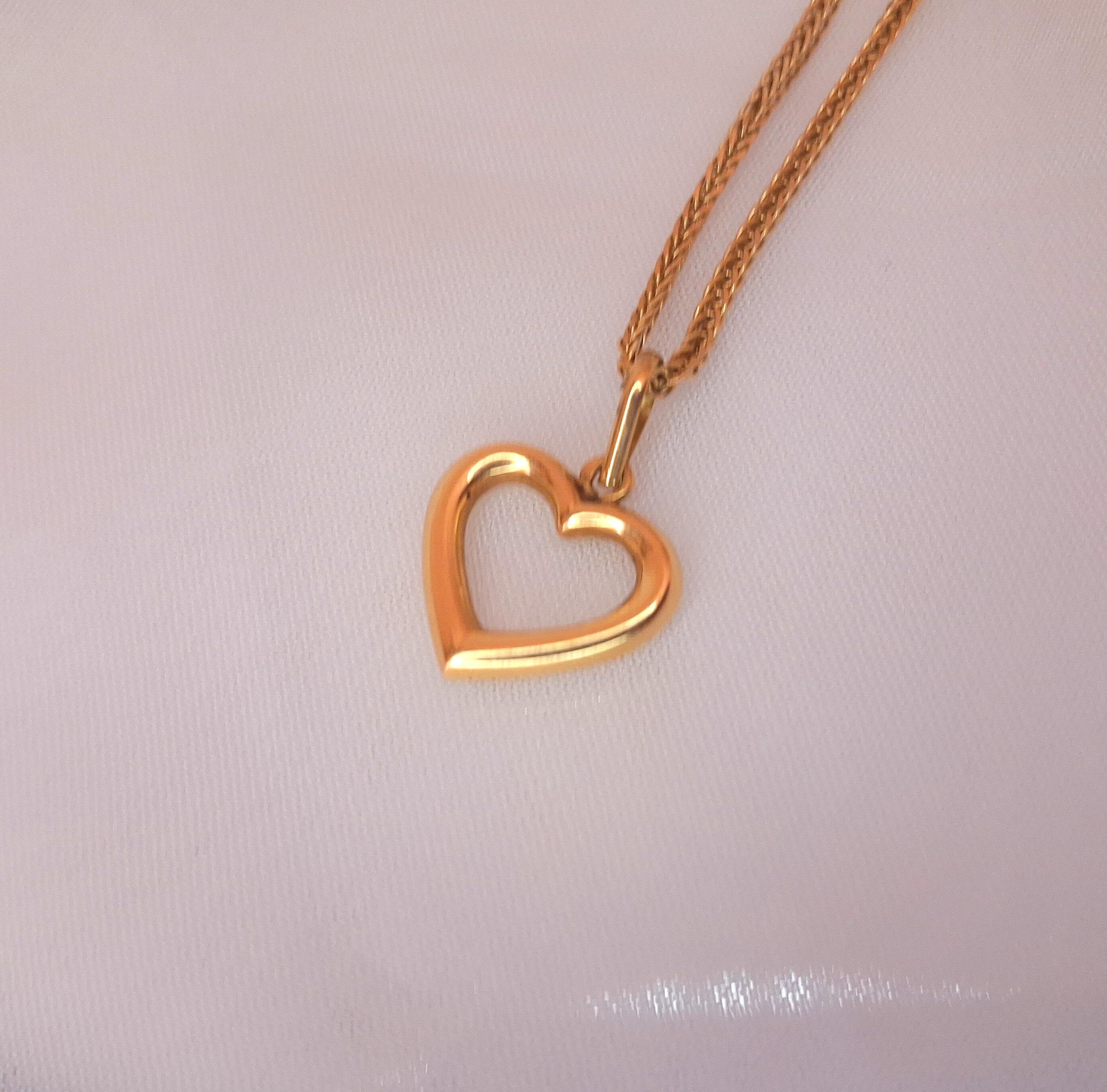 Medalha coração contorno Ourivesaria Carlos Alberto