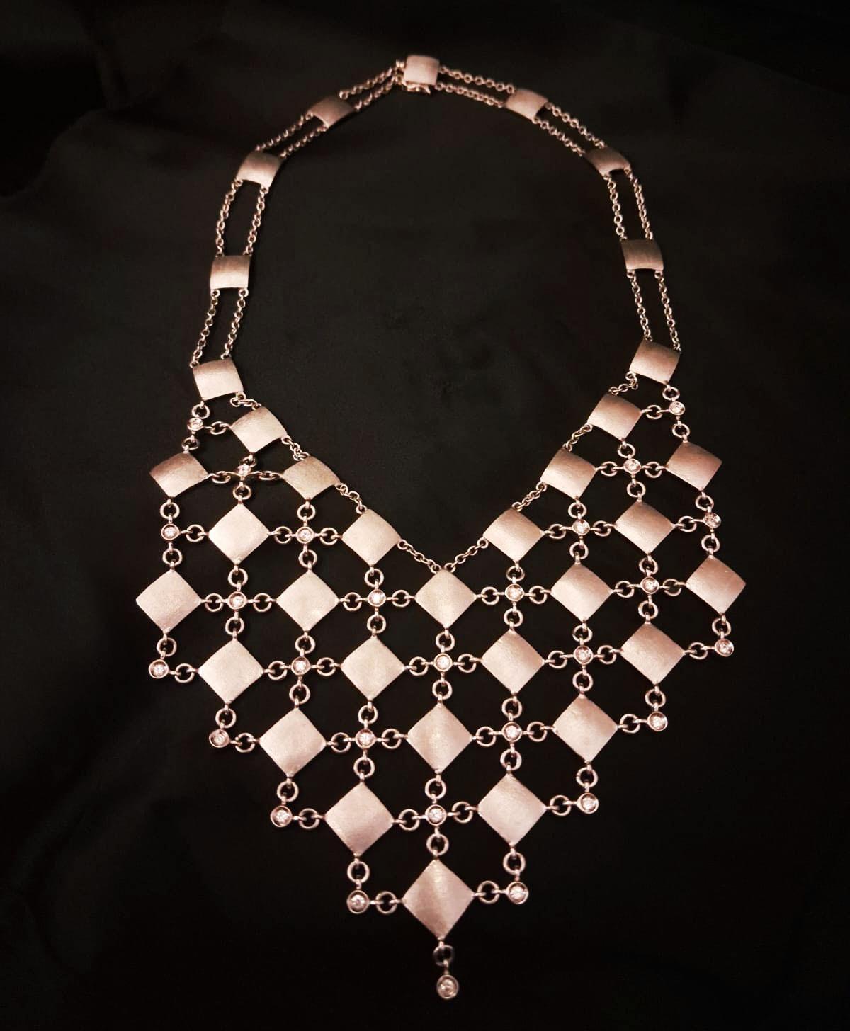 Gargantilha em ouro branco com Diamantes Ourivesaria Carlos Alberto