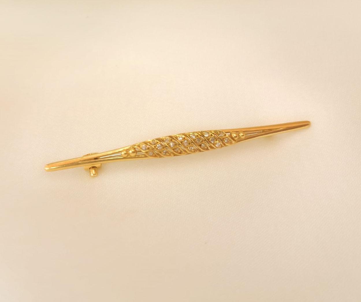 Alfinete de Ouro com brilhantes Ourivesaria Carlos Alberto