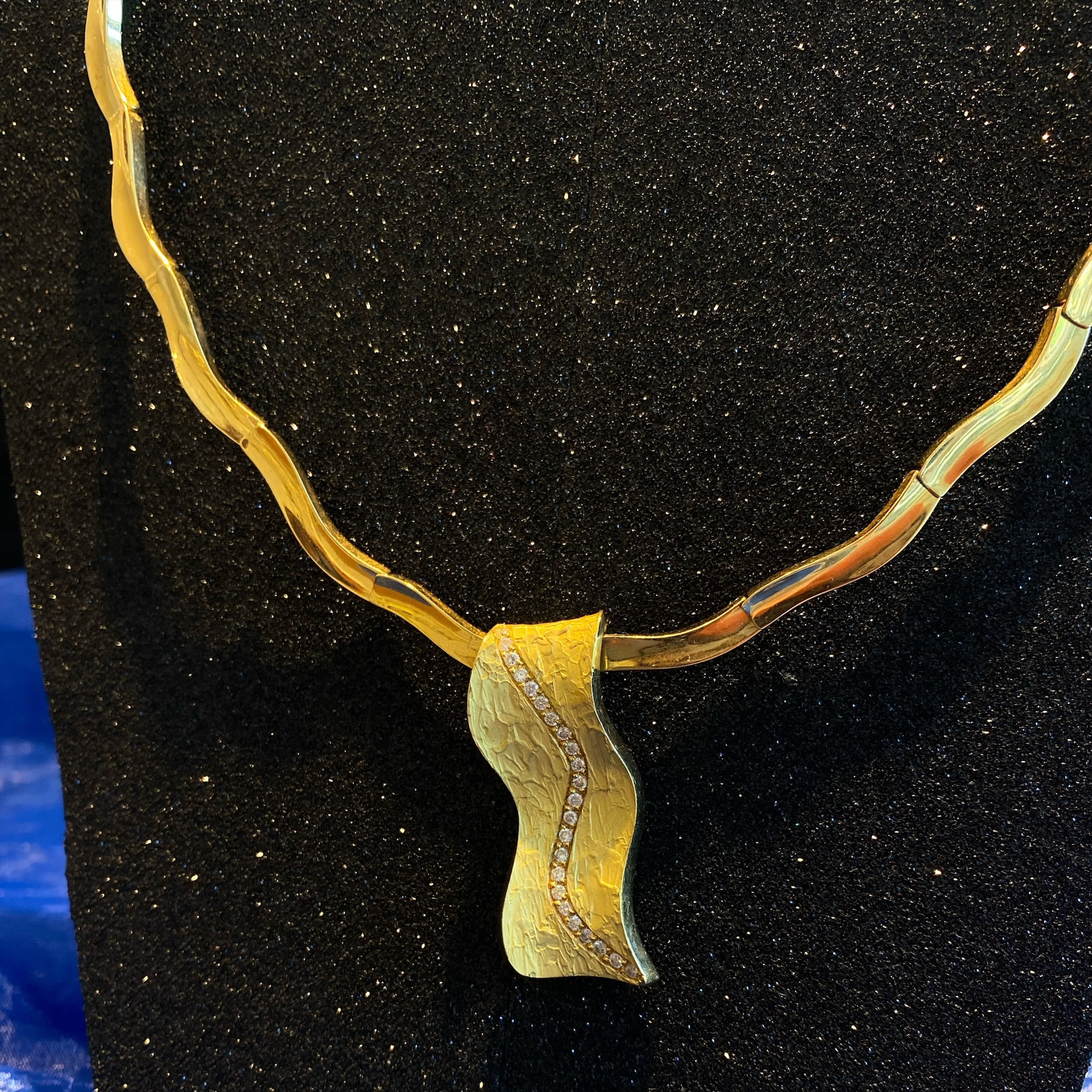 Ourivesaria Carlos Alberto Joalharia Alta Joalharia Relojoaria  Ouro Prata Diamantes Anéis Voltas Gargantilhas Aliança Pulseiras Escravas Cordões Berloques Brincos Ourivesaria Online 