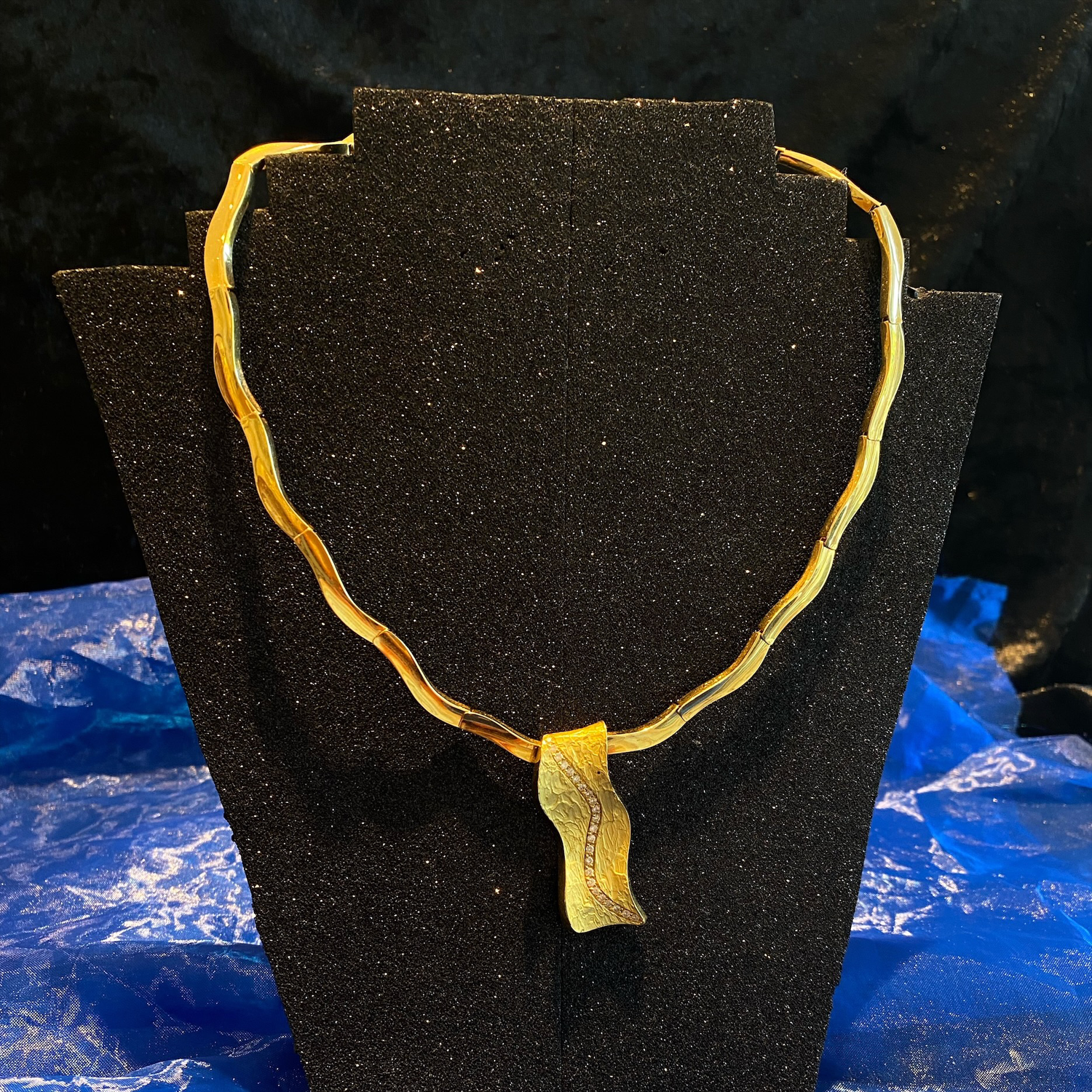 Ourivesaria Carlos Alberto Joalharia Alta Joalharia Relojoaria  Ouro Prata Diamantes Anéis Voltas Gargantilhas Aliança Pulseiras Escravas Cordões Berloques Brincos Ourivesaria Online 