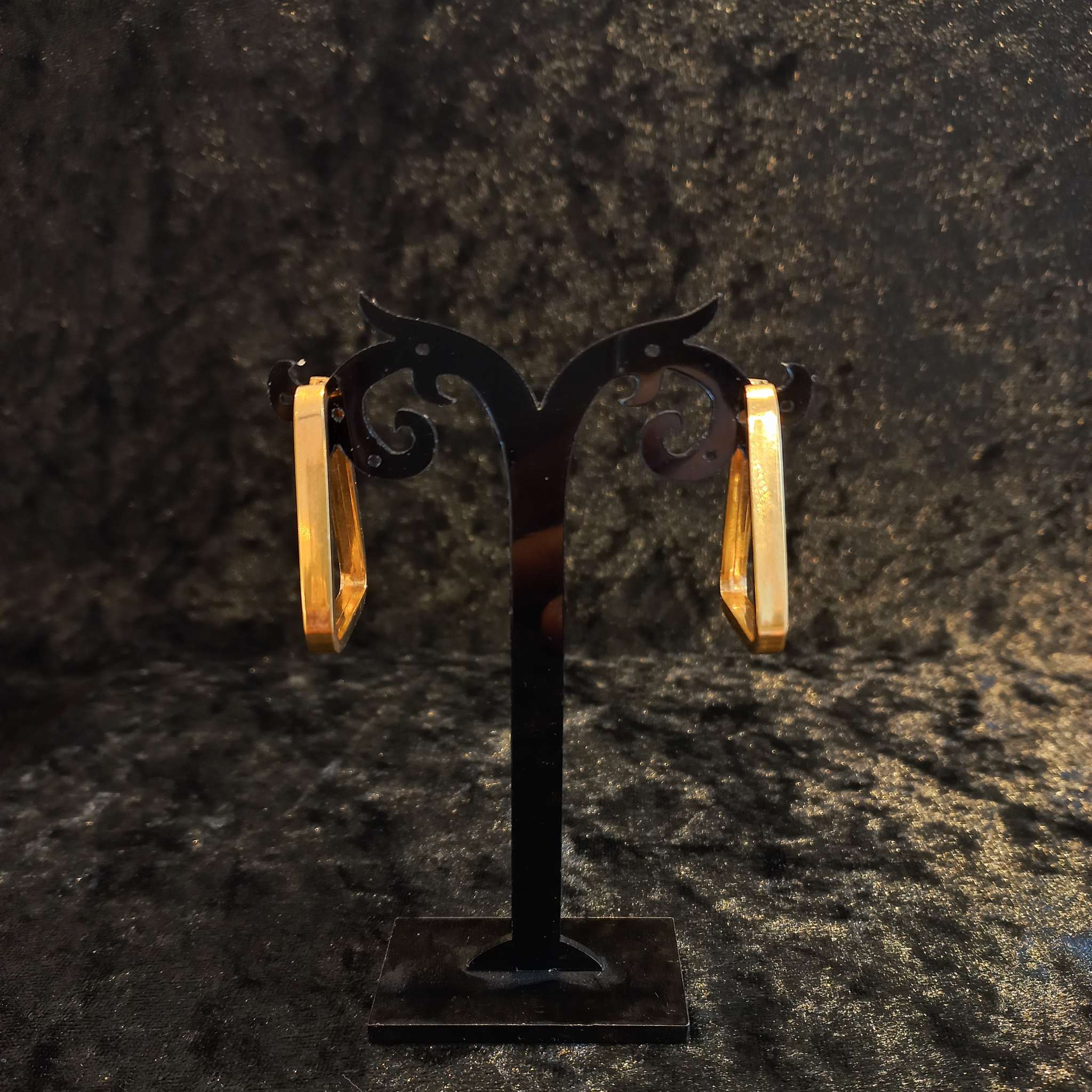 Argolas triangulares Ourivesaria Carlos Alberto