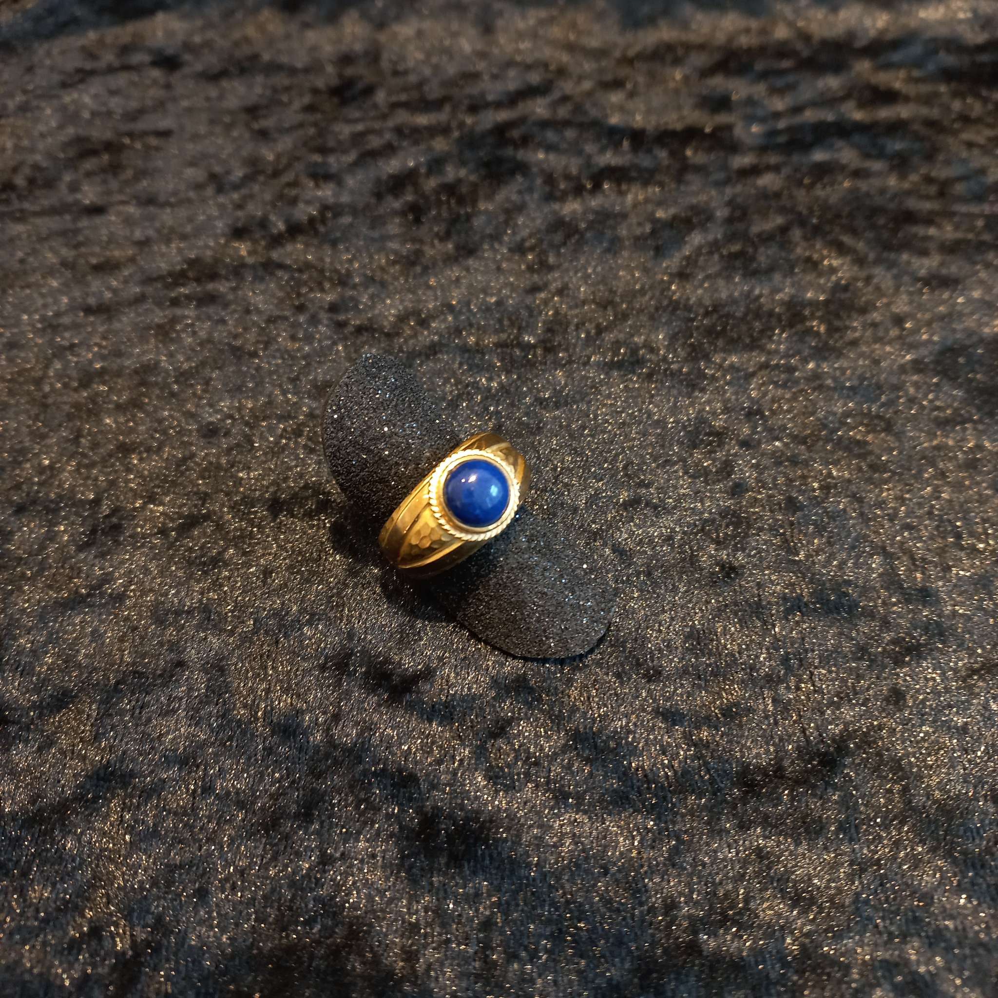 Anel com pedra azul Ourivesaria Carlos Alberto