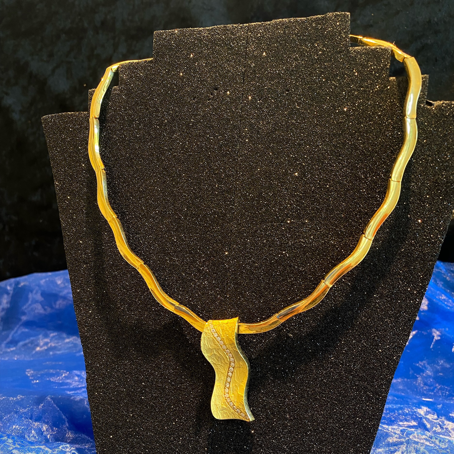 Ourivesaria Carlos Alberto Joalharia Alta Joalharia Relojoaria  Ouro Prata Diamantes Anéis Voltas Gargantilhas Aliança Pulseiras Escravas Cordões Berloques Brincos Ourivesaria Online 