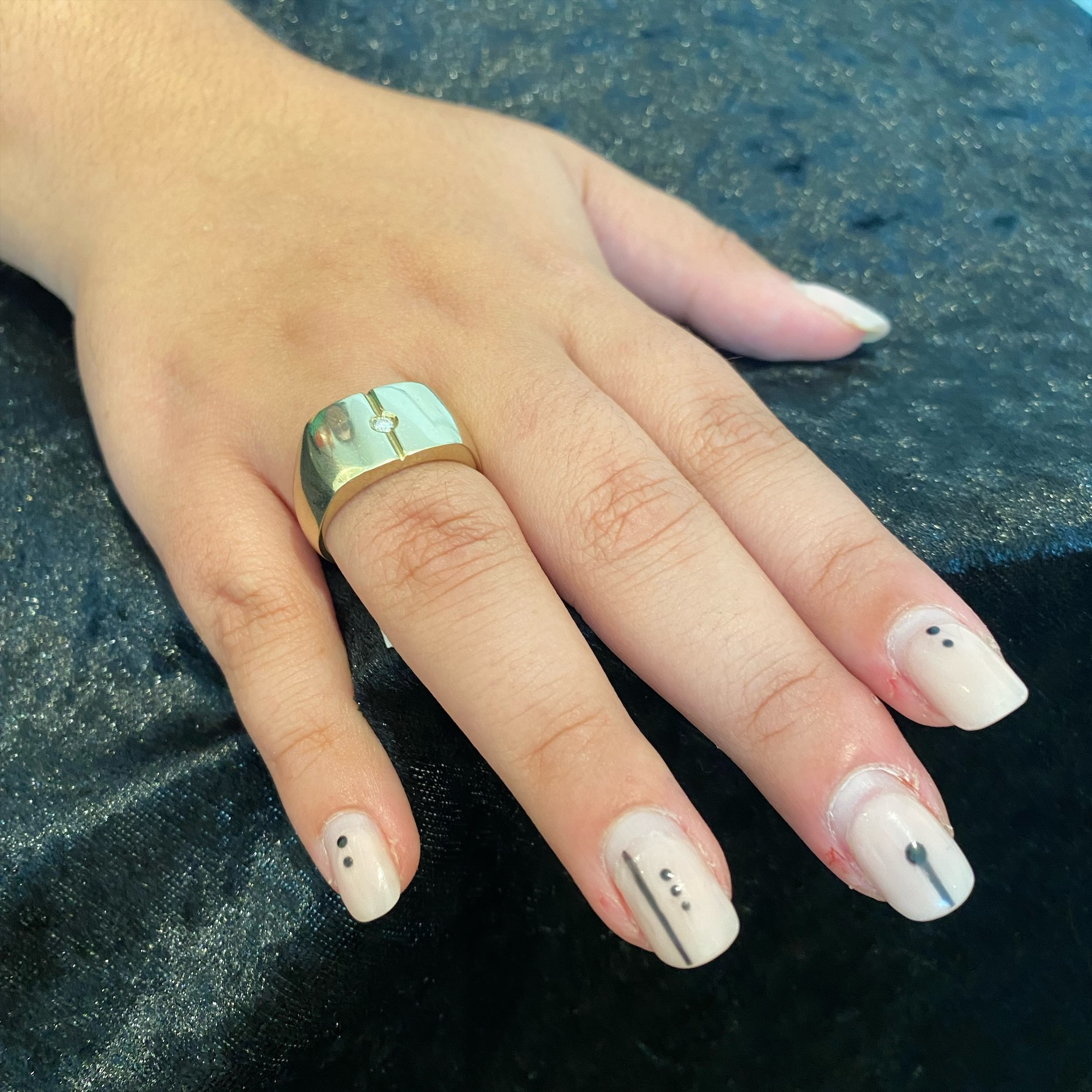 Aliança em ouro branco com diamante no centro Ourivesaria Carlos Alberto