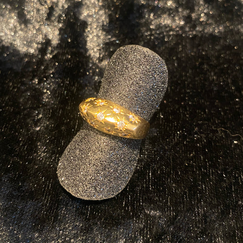 Anel com pedras brancas Ourivesaria Carlos Alberto