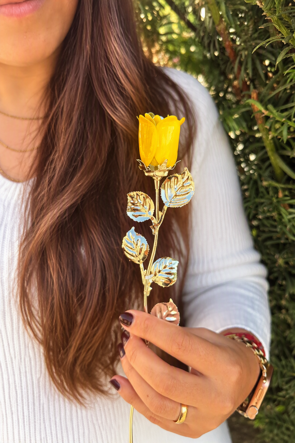 Rosa em bilaminado com banho de prata. Ourivesaria Carlos Alberto