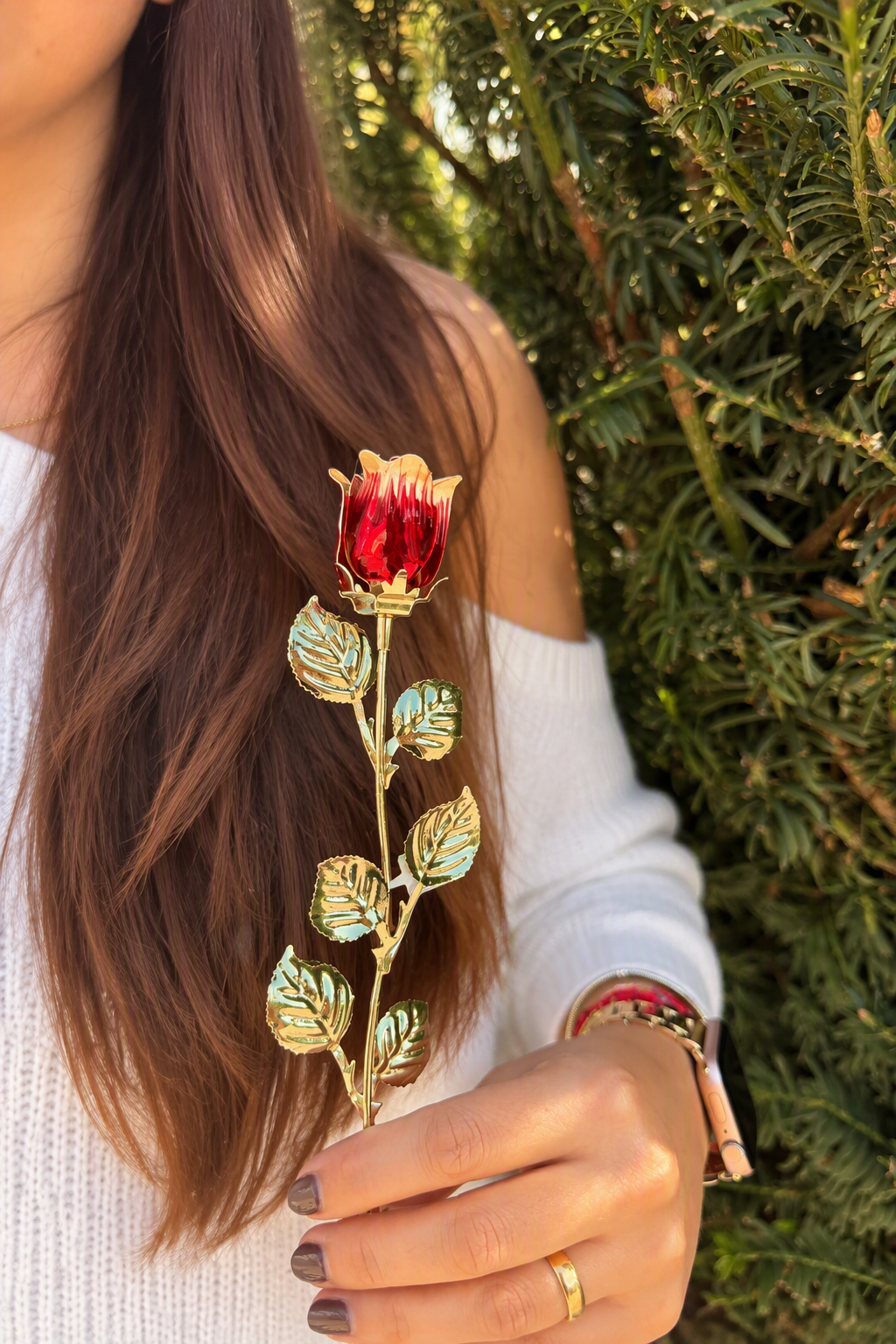 Rosa em bilaminado com banho de prata. Ourivesaria Carlos Alberto