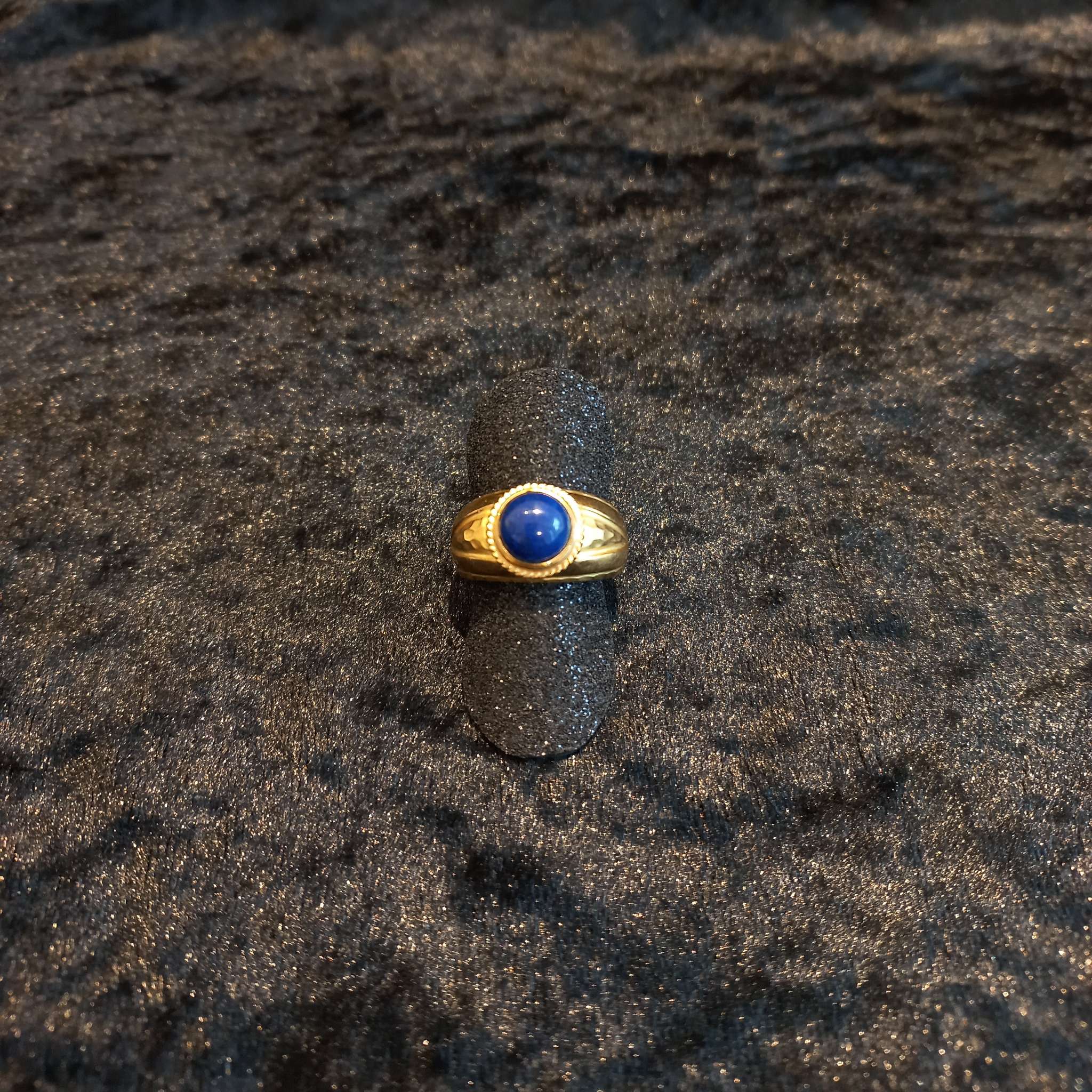 Anel com pedra azul Ourivesaria Carlos Alberto