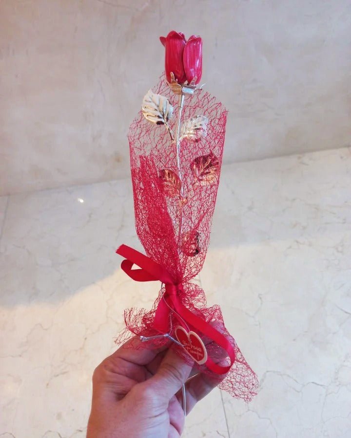 Rosa em bilaminado com banho de prata. Ourivesaria Carlos Alberto