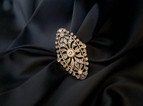 Alfinete ouro branco com Diamantes Ourivesaria Carlos Alberto