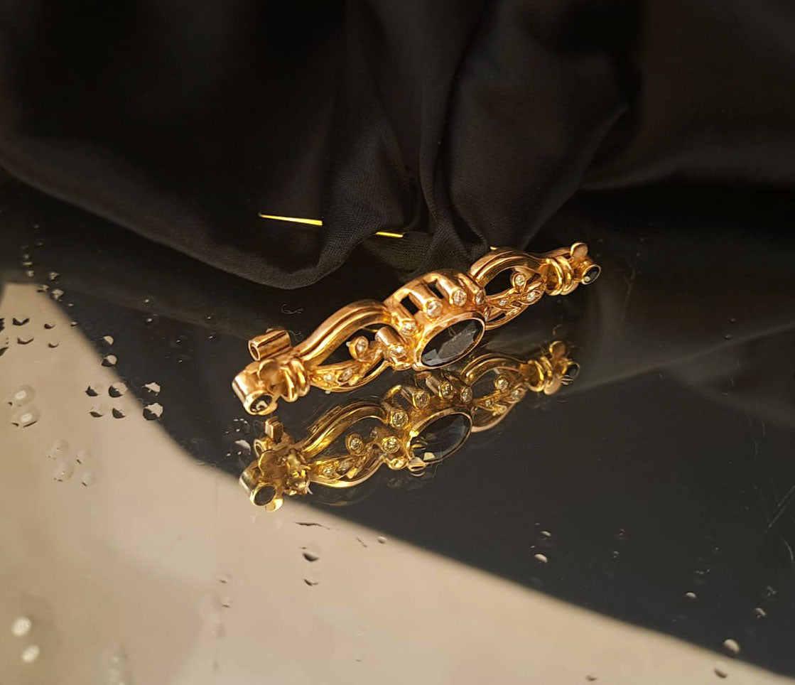 Alfinete em ouro com diamantes Ourivesaria Carlos Alberto
