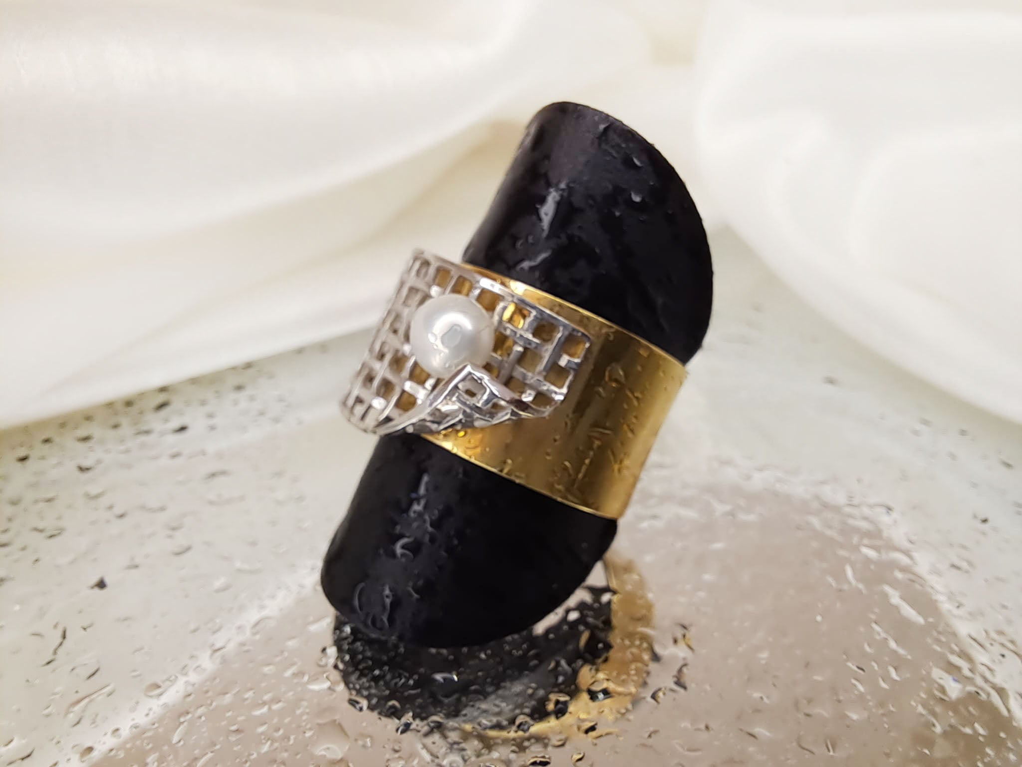 Anel com pérola em ouro branco e amarelo Ourivesaria Carlos Alberto