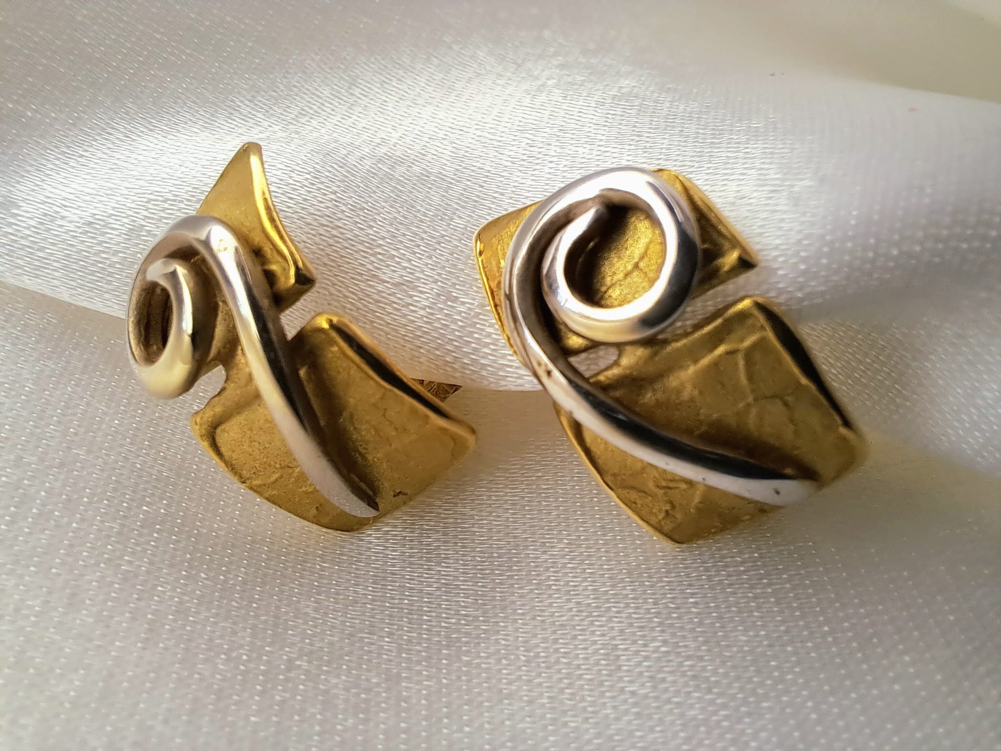 Brincos ouro amarelo e branco Ourivesaria Carlos Alberto