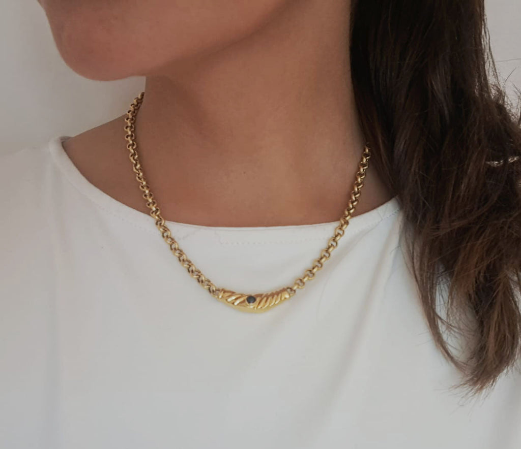 Gargantilha aos elos com centro com pedra azul Ourivesaria Carlos Alberto