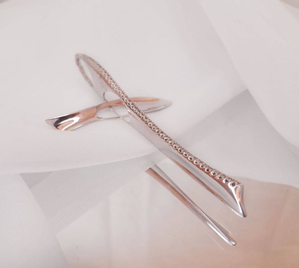 Cruz Ouro branco c/diamantes Ourivesaria Carlos Alberto