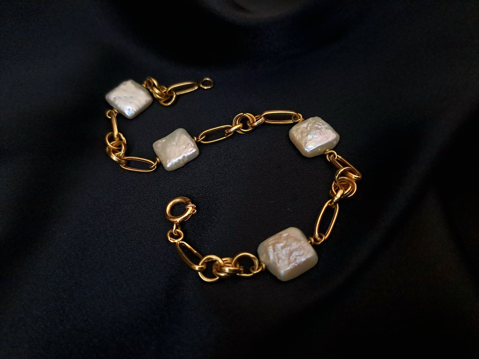 Pulseira aos elos e pérolas Ourivesaria Carlos Alberto