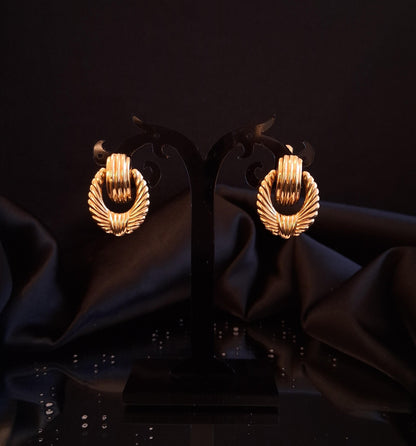 Brincos em formato de aro Ourivesaria Carlos Alberto