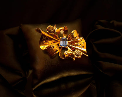 Alfinete estilo laço Ourivesaria Carlos Alberto