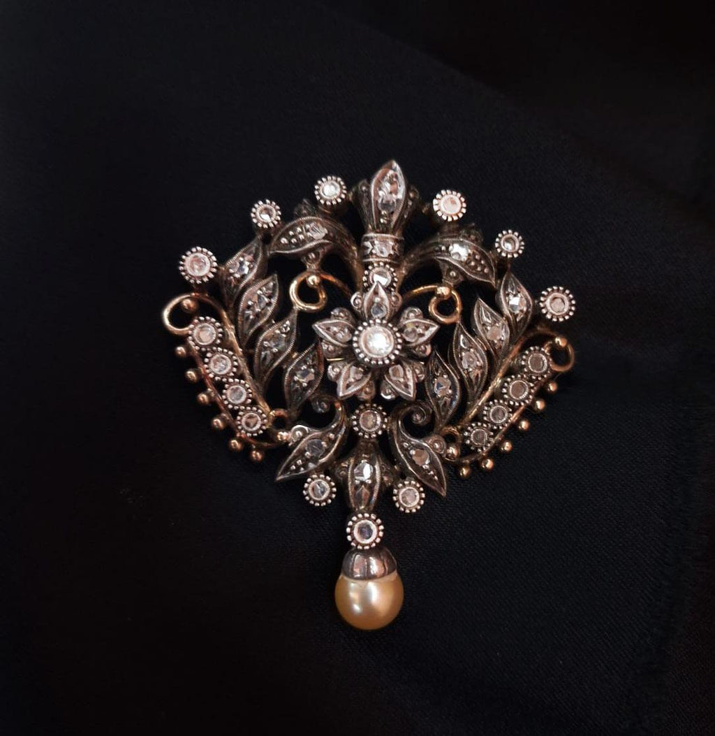 Alfinete de peito / Medalha ouro e prata Ourivesaria Carlos Alberto