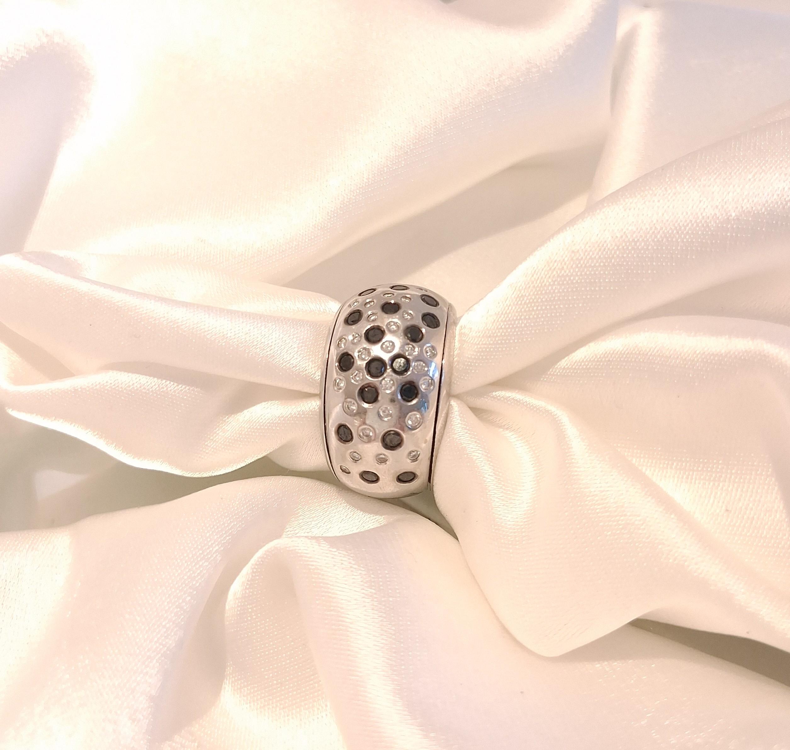 Anel ouro branco com diamantes e pedras azuis Ourivesaria Carlos Alberto