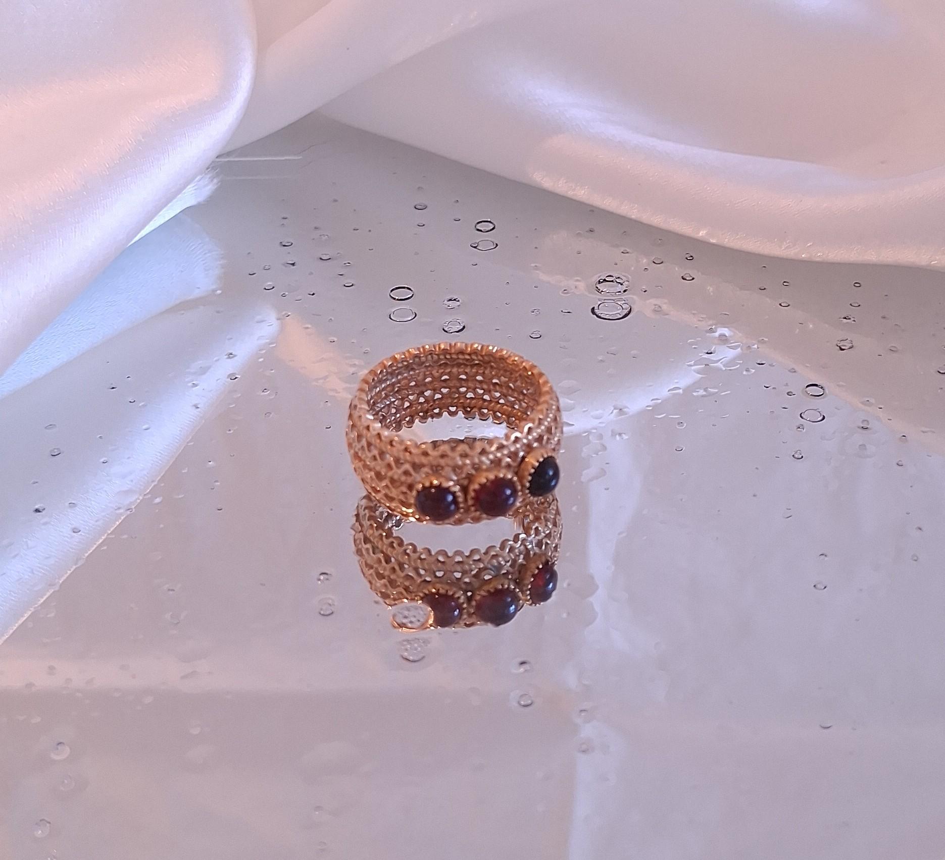 Anel em ouro com tres pedras Ourivesaria Carlos Alberto