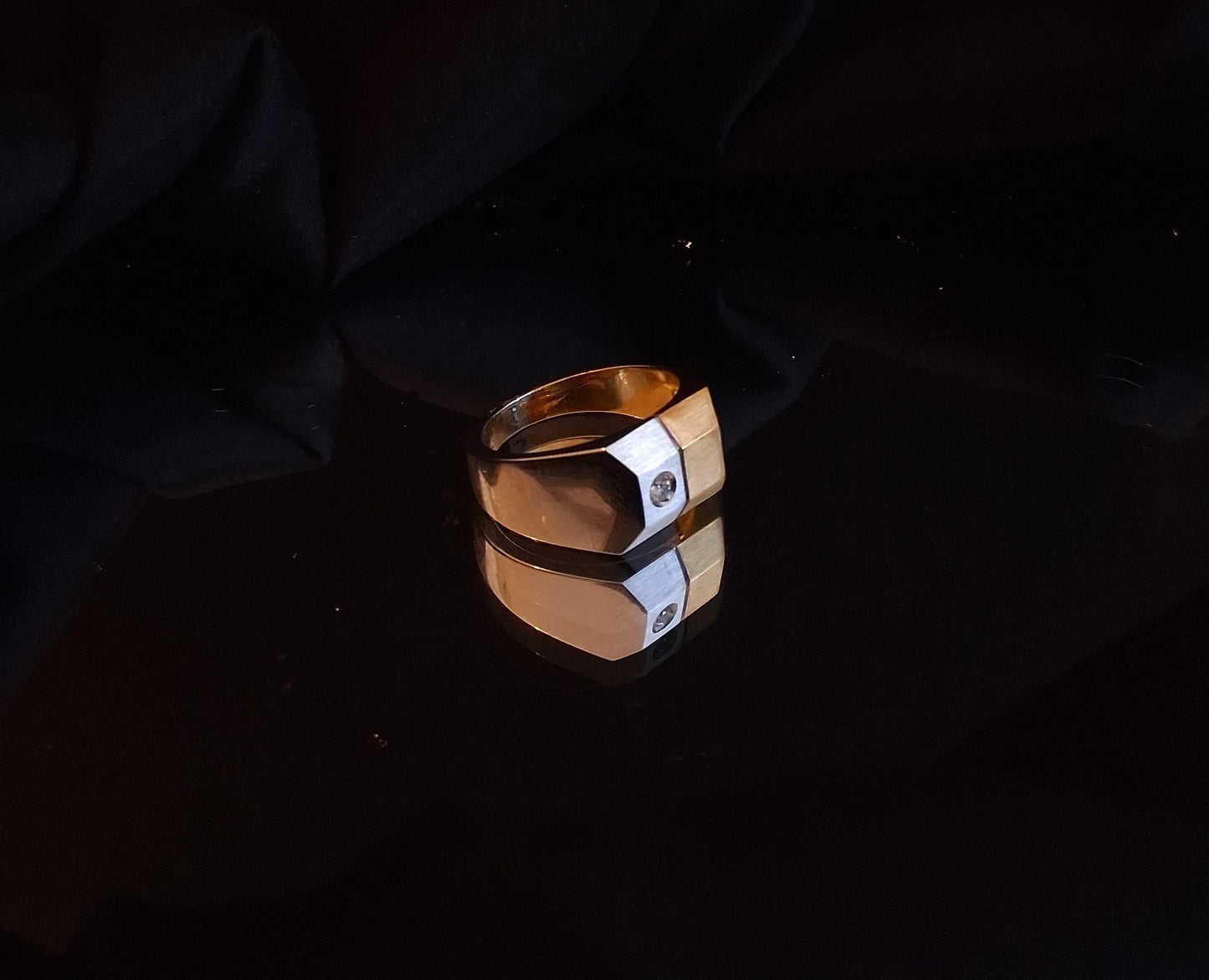 Anel em ouro branco e amarelo com diamante Ourivesaria Carlos Alberto