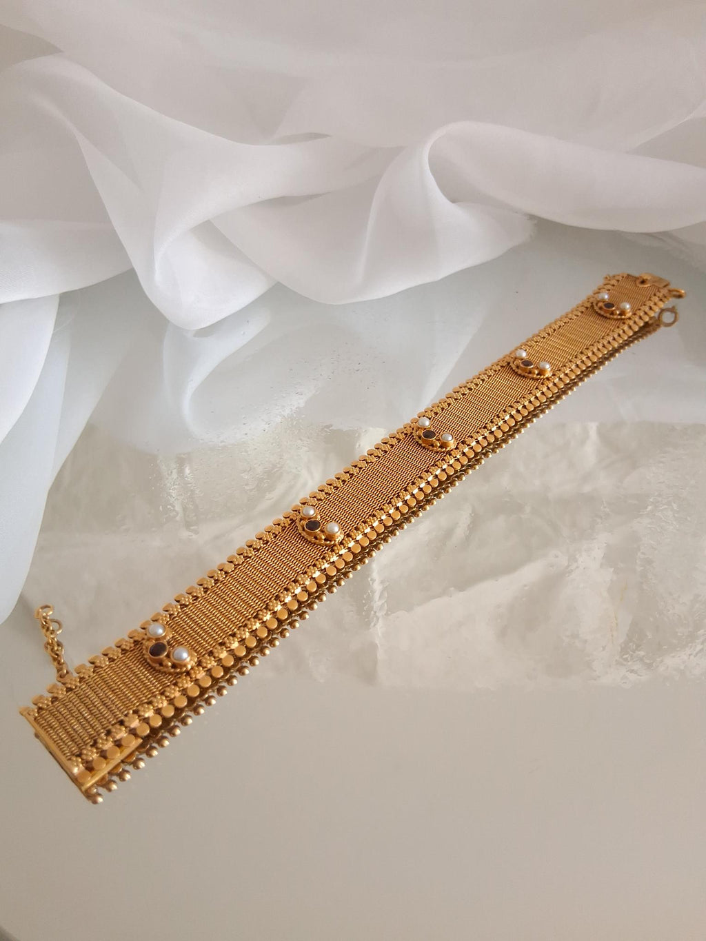 Pulseira  com perolas e pedras  cor , em ouro Ourivesaria Carlos Alberto