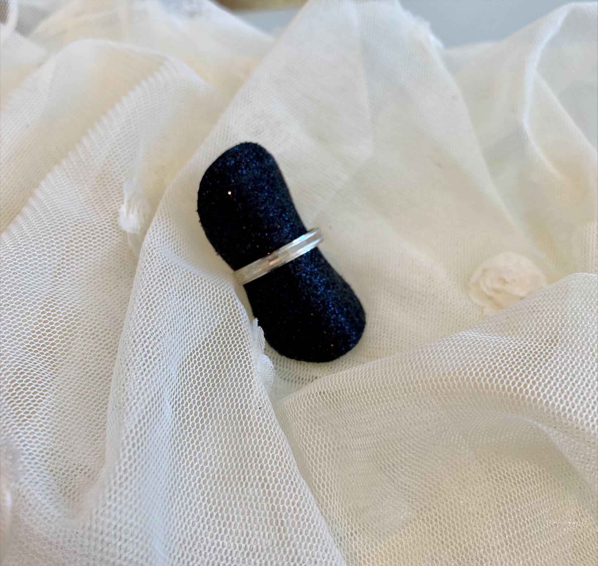 Aliança comprometida em ouro branco Ourivesaria Carlos Alberto