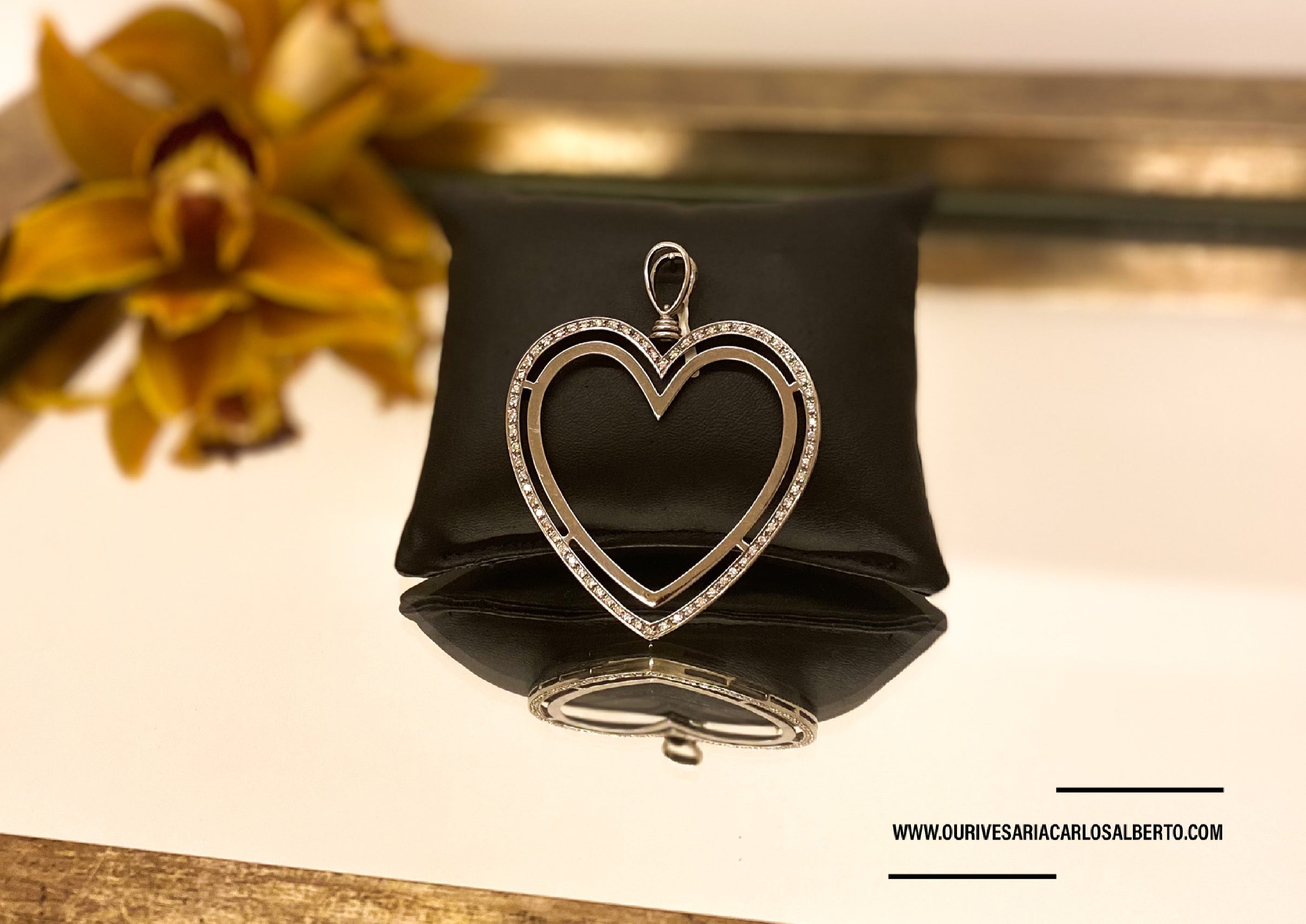 Pingente em formato coração Ourivesaria Carlos Alberto