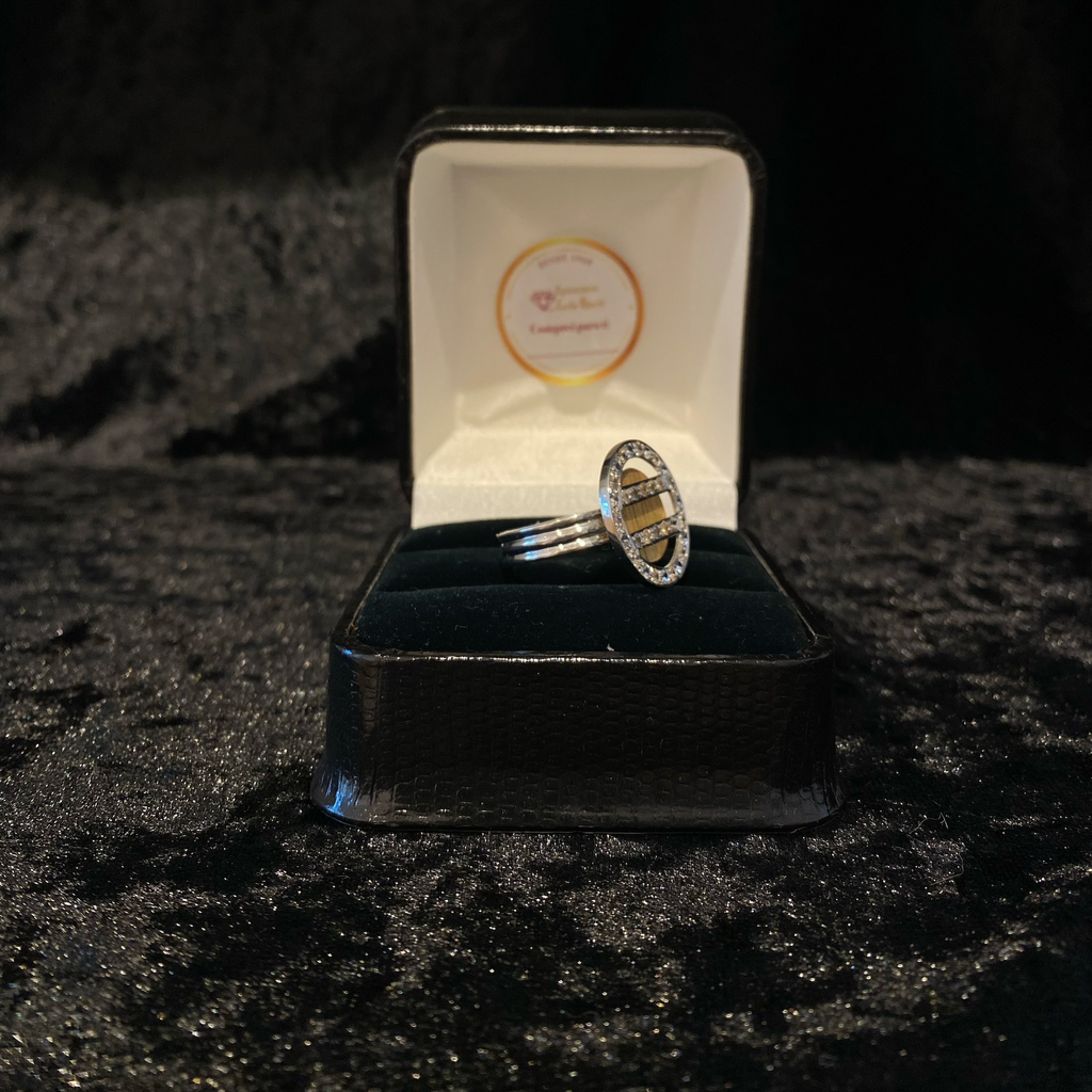 Anel em ouro branco e amarelo com pedras brancas Ourivesaria Carlos Alberto