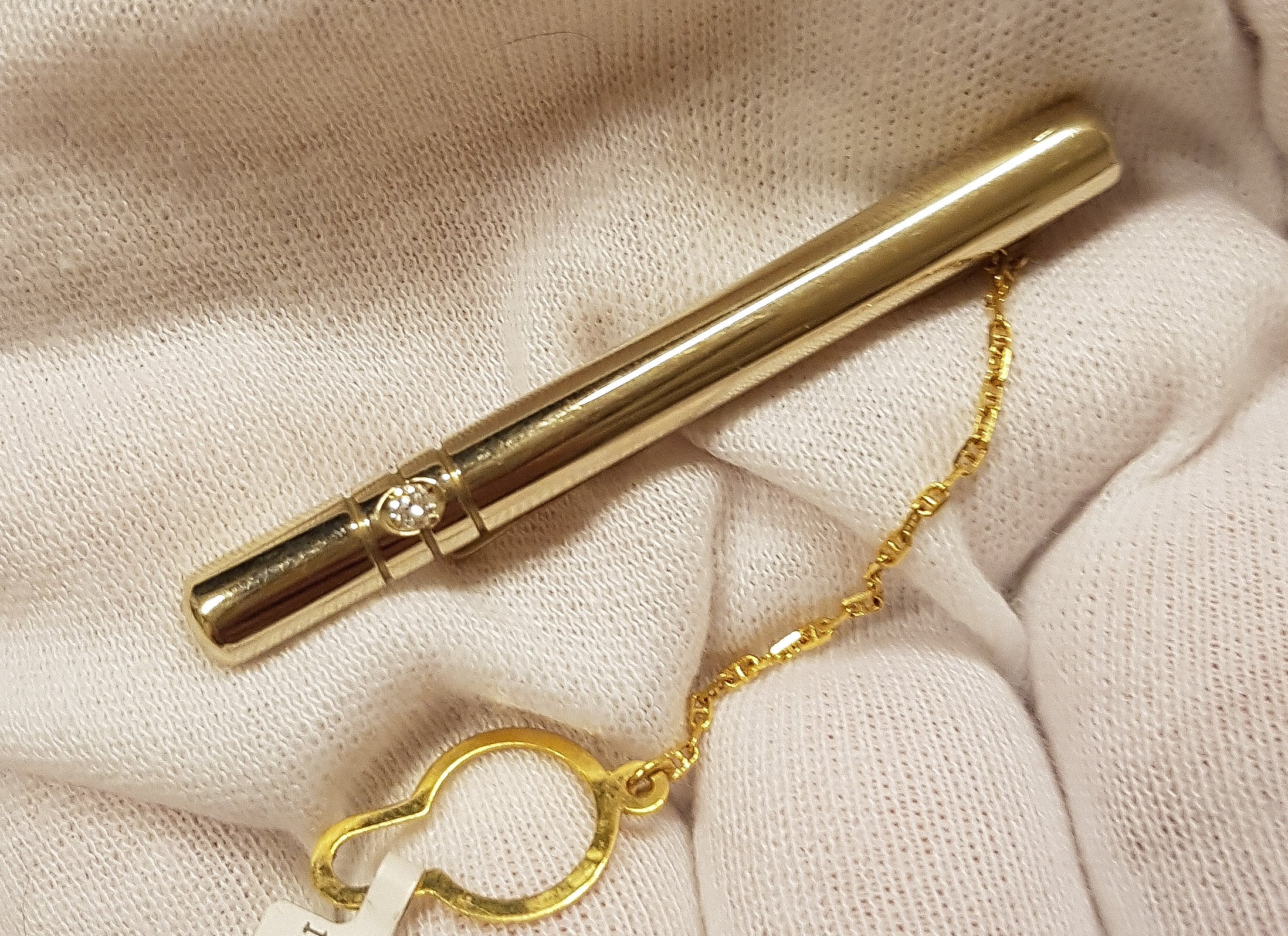 Mola de gravata com 1 diamante Ourivesaria Carlos Alberto